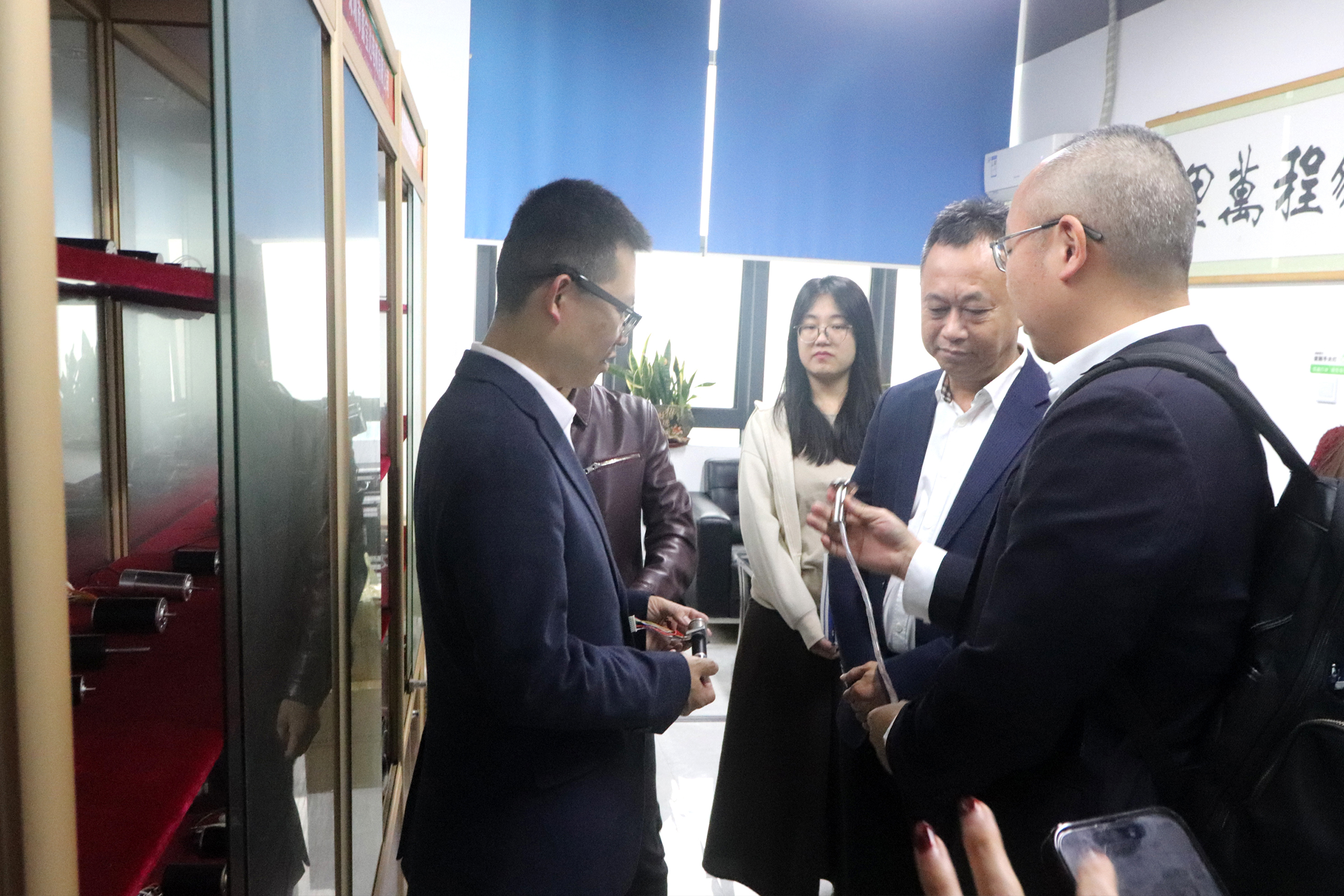 2025.3.5熱烈歡迎龍崗區(qū)工商聯(lián)各位領(lǐng)導(dǎo)蒞臨鑫寶達(dá)參觀、指導(dǎo)工作！
